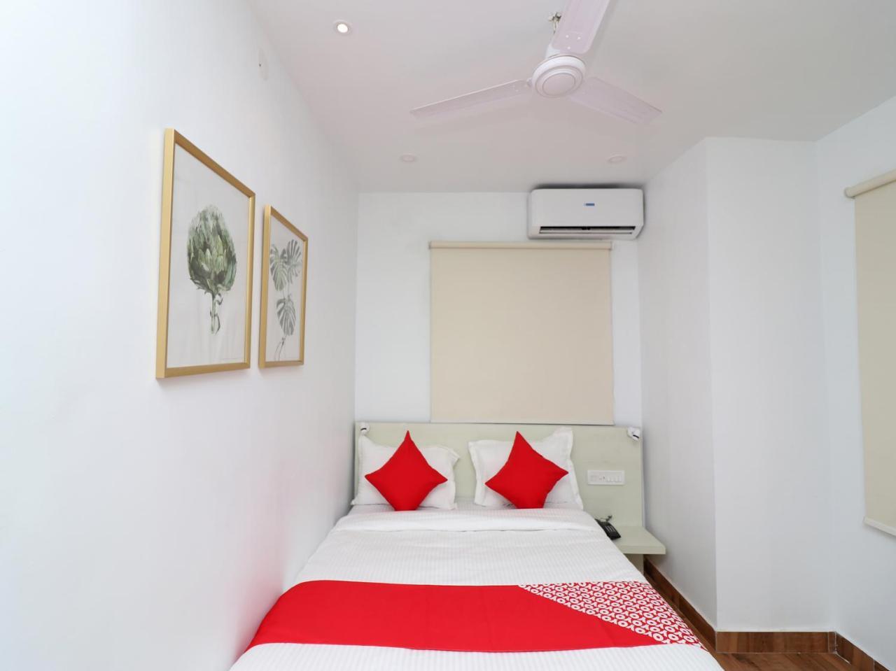 Oyo 15637 Transit Express Hotel Kolkata Exterior photo