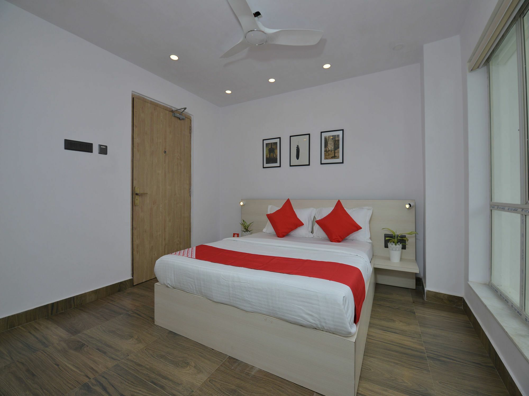 Oyo 15637 Transit Express Hotel Kolkata Exterior photo